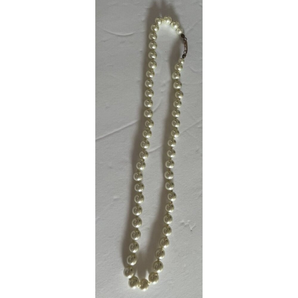 Vintage 8mm Faux Pearl Necklace 18 Inch with Gold Tone Clasp Elegant Wedding GUC - Picture 4 of 5